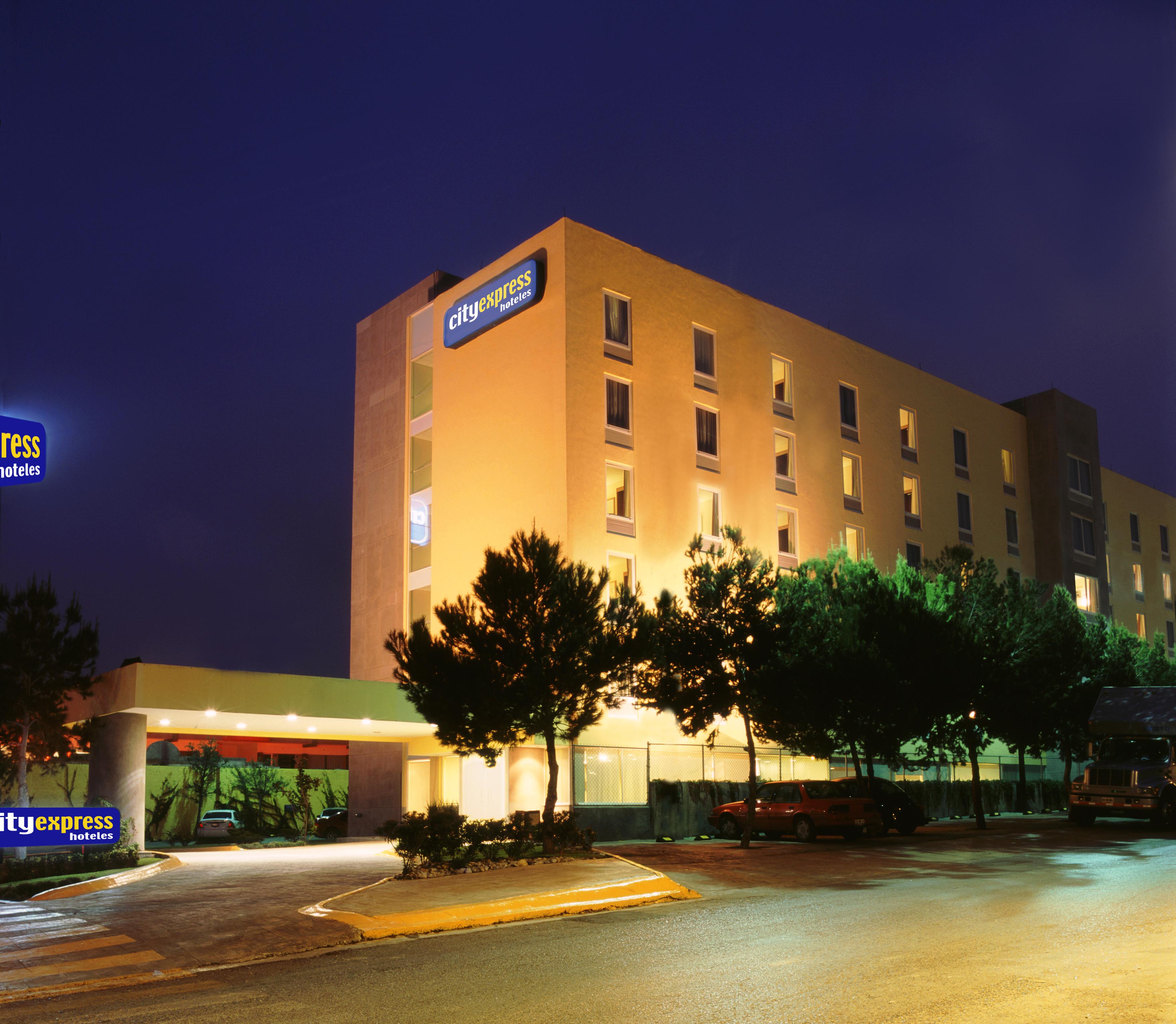City Express By Marriott Saltillo Norte Экстерьер фото